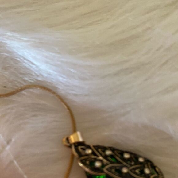 Green and Gold Necklace and Earrings Set - Picture 4 of 5